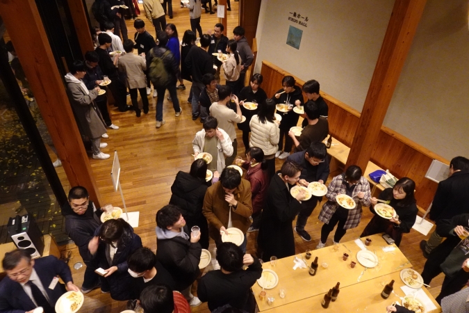 農学部4年生・院2年生の歓談交流の様子