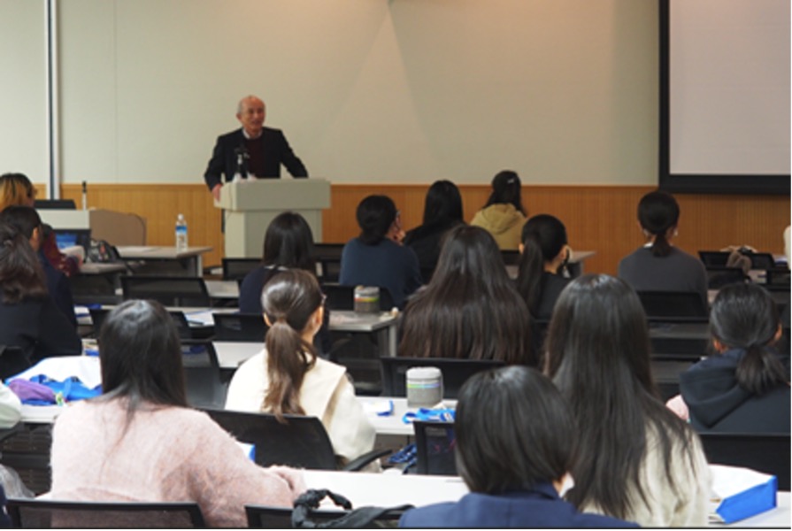 廣井善二物性研究所長による開会挨拶